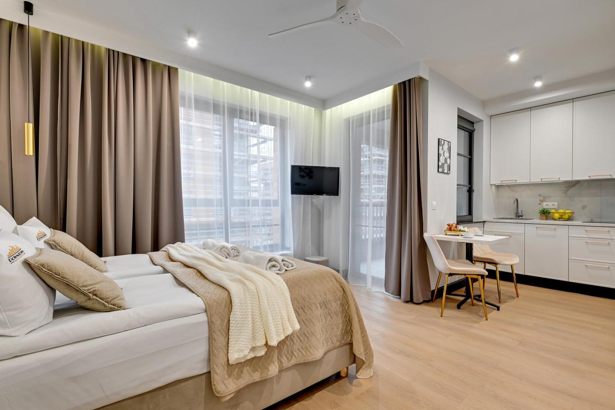 Doki Living & Foodhall By Downtown Apartments 格但斯克 客房 照片